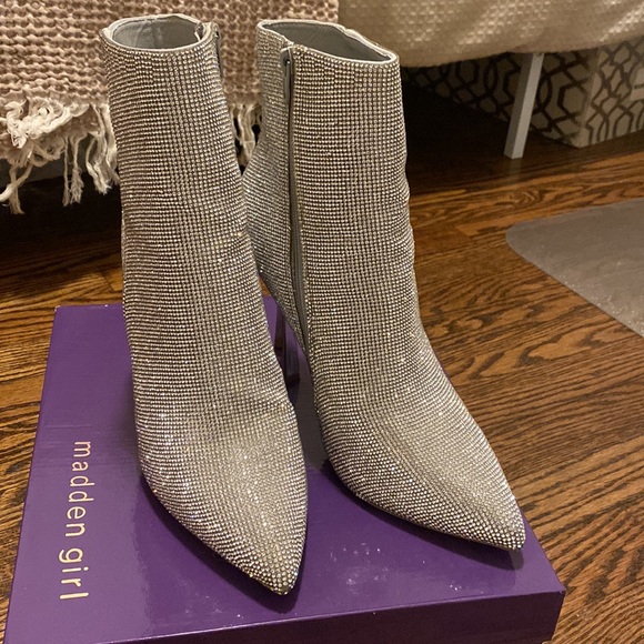 Madden Girl Zavier Rhinestone Bootie - Picture 4 of 7